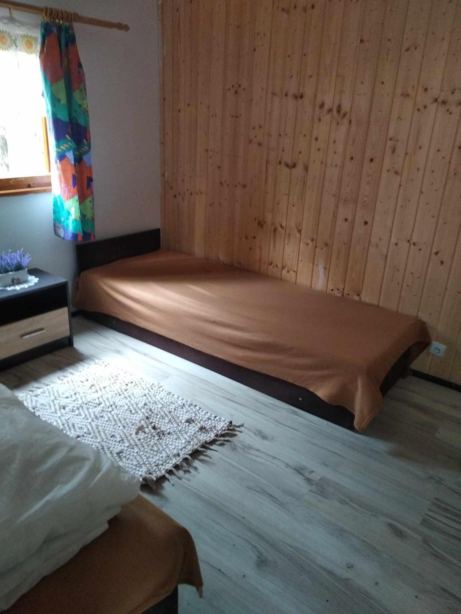 Lodge Oleandria-,, Poziomeczka